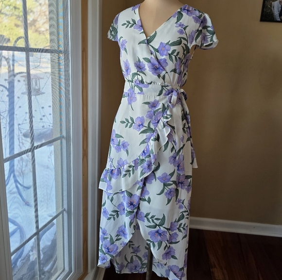 Blu Pepper Dresses & Skirts - Blu Pepper White Wrap High-Low Dress with Purple Floral Print